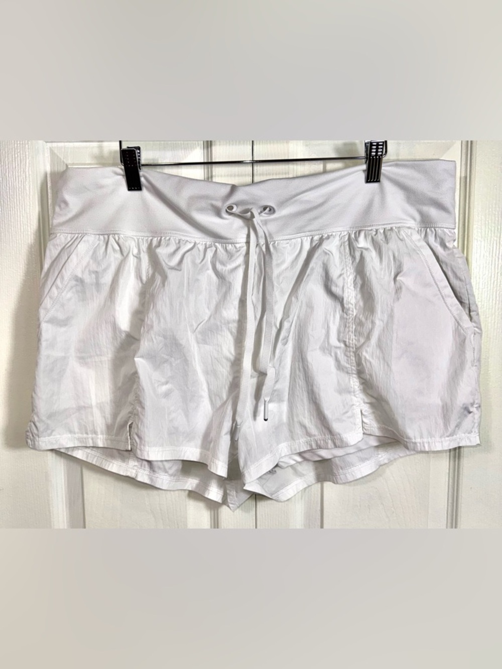 OFFLINE by Aerie Hot Stuff 2-in-1 Running Shorts White XL Lined